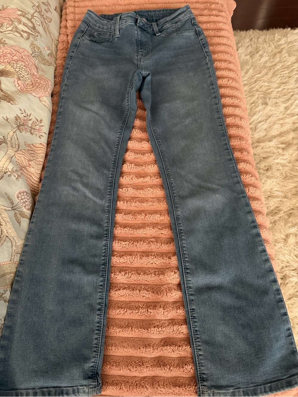 Laurie Felt Flared Jeans in Medium Blue Wash